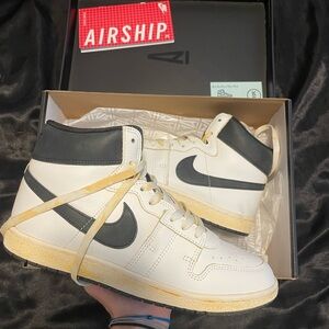 A ma maniere Jordan airship